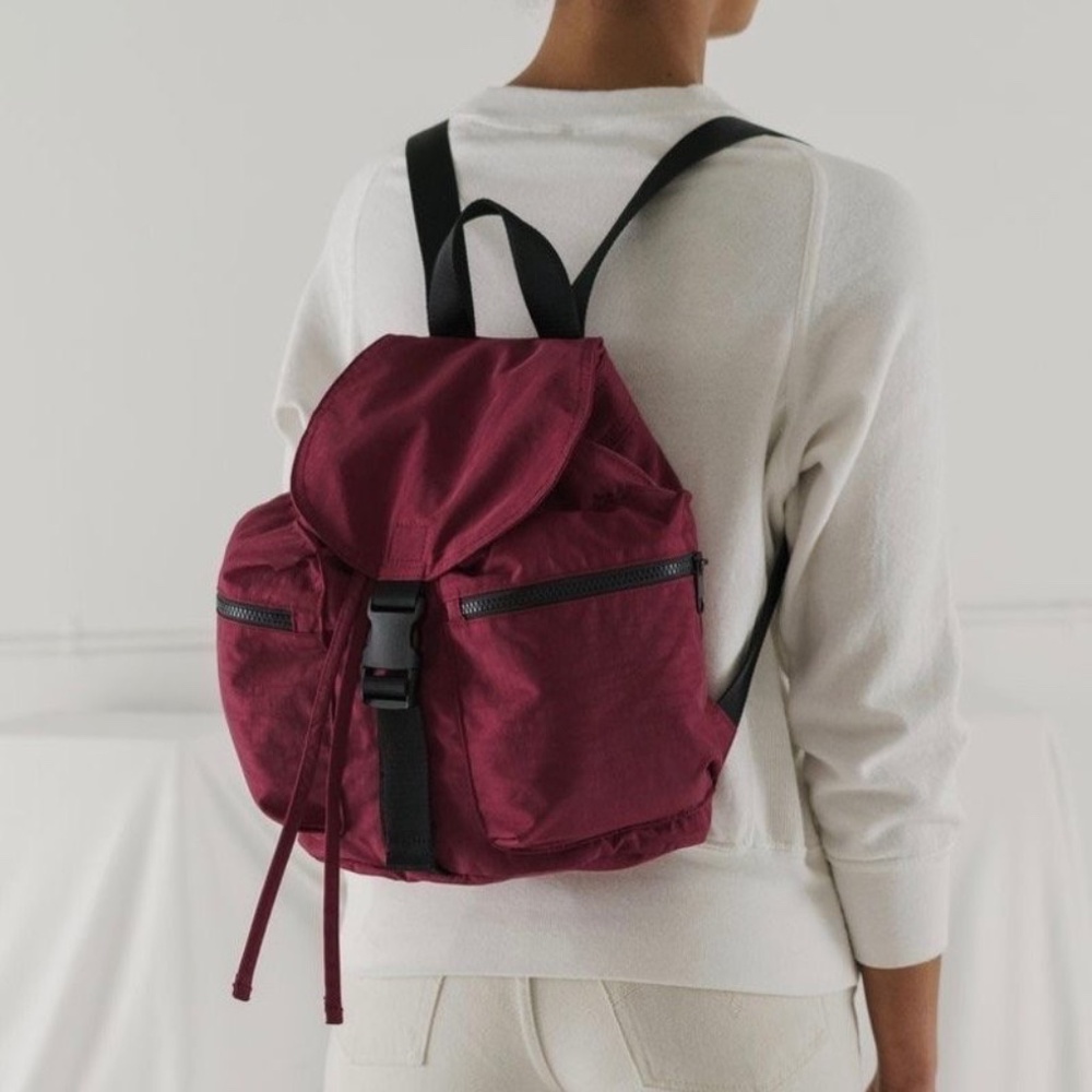 BAGGU Cranberry Small Sport Backpack